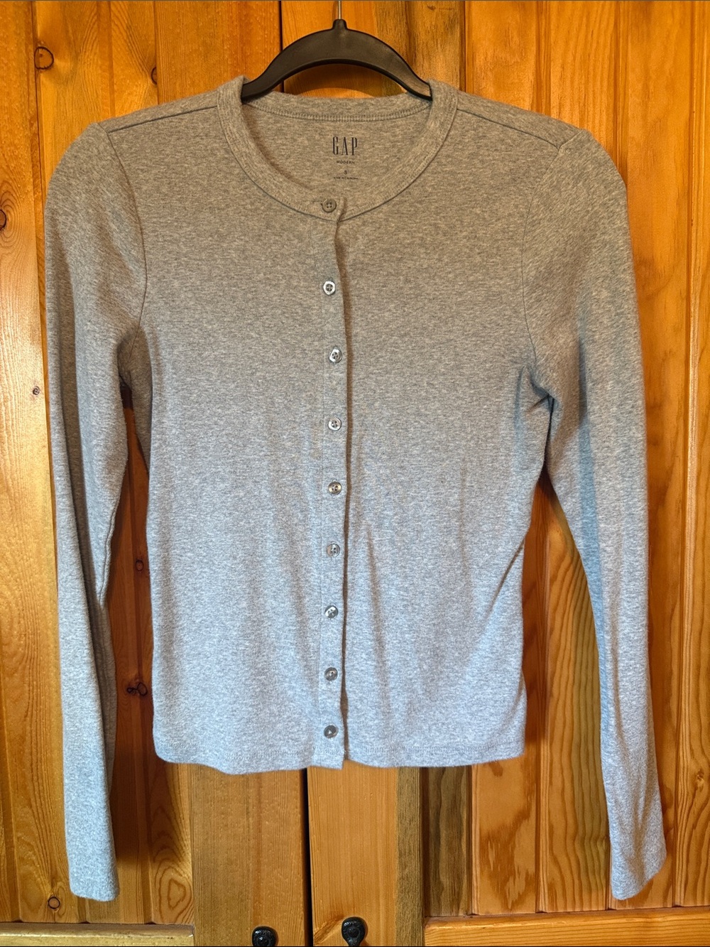 GAP Light Gray Women's Button-Front Crewneck Cardigan